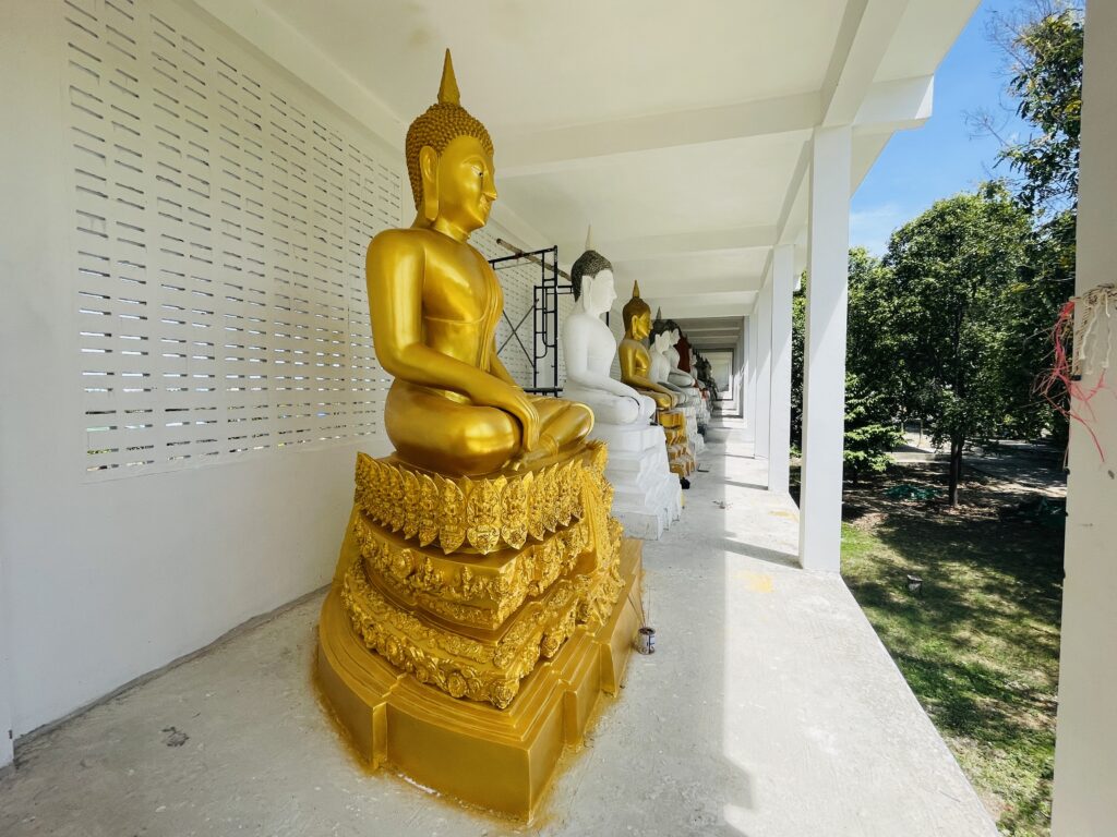 รัตนพรรณรับเหมาก่อสร้าง รับตกแต่งปิดทองพระพุทธรูป ในพื้นที่อำเภอหัวหิน จังหวัดประจวบคีรีขันธ์